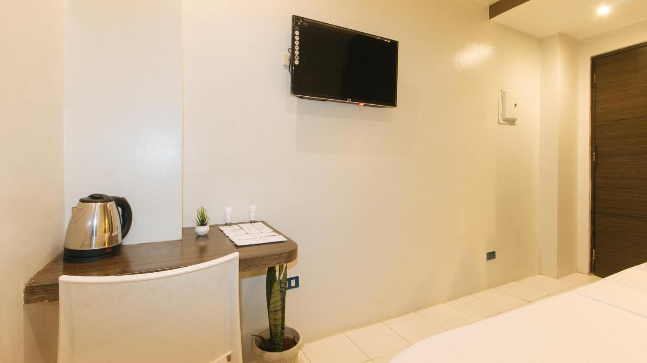 Urbanview At San Antonio'S Place Sampaloc Manila Exterior photo